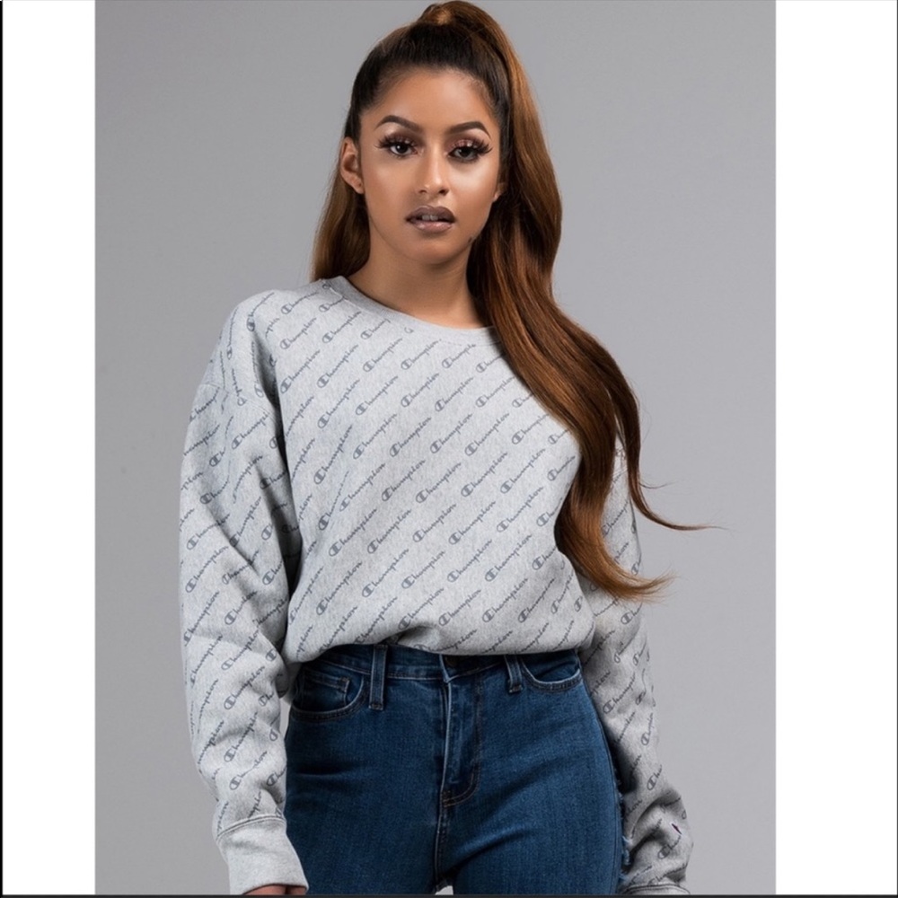 M-CHAMPION CREW NECK ALLOVER SCRIPT SWEATSHIRT